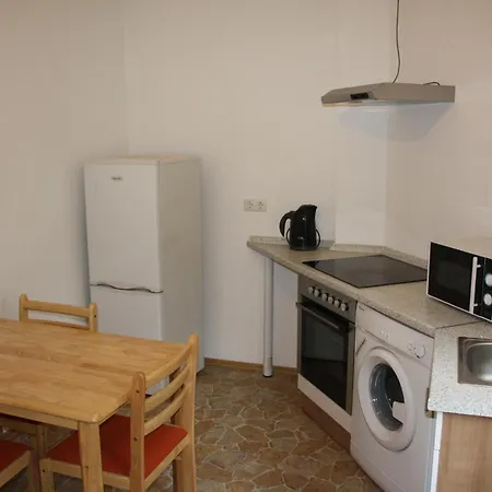 Zwei-zimmer-wohnung Im Zentrum *